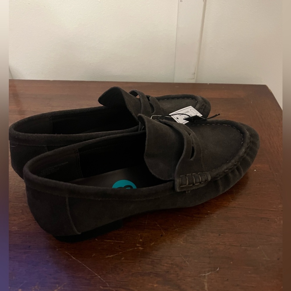NWT Tahari Women's Dark Brown Suede Loafers size 8 - Picture 7 of 9